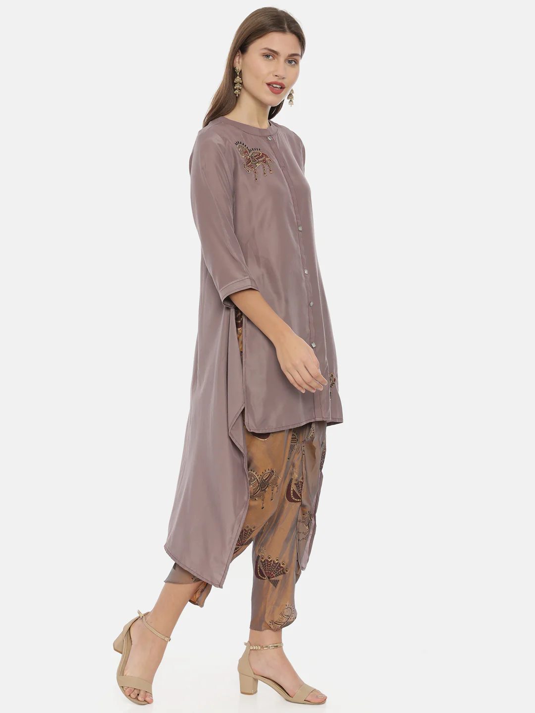 Neerus Women Mauve Embroidered Straight Kurta with phant - Image 3