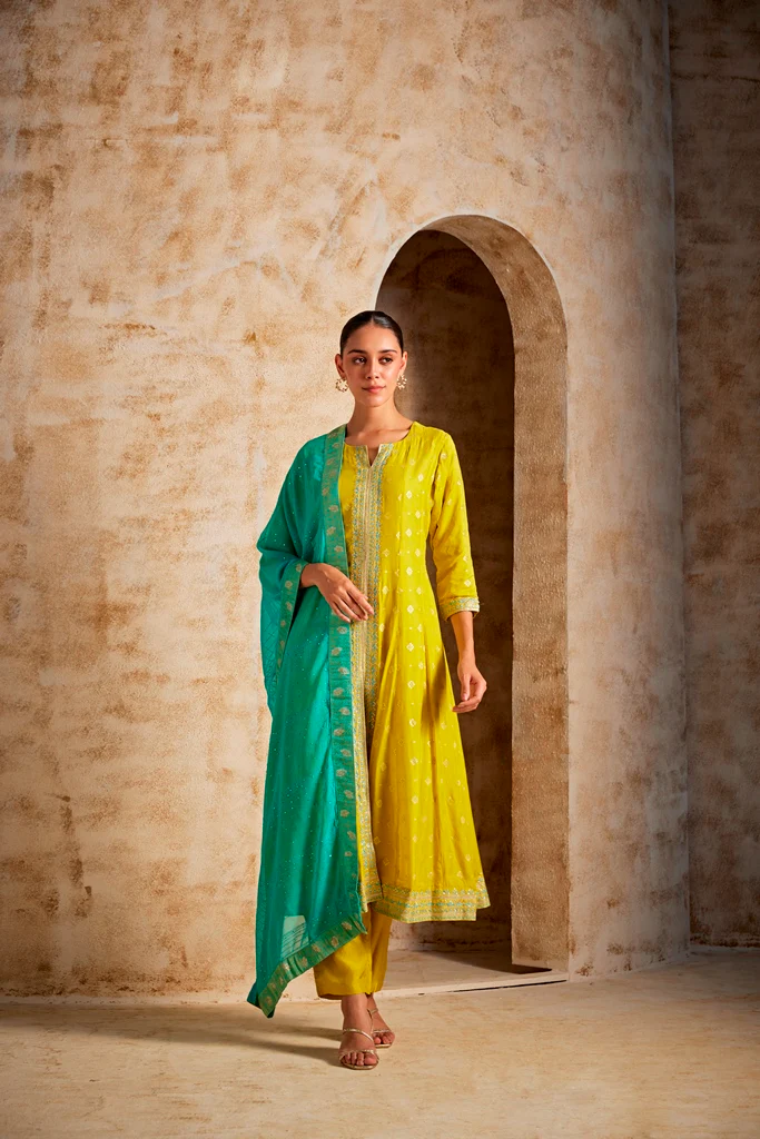 Neerus Women Mehandi Green Color Suit Set - Image 4