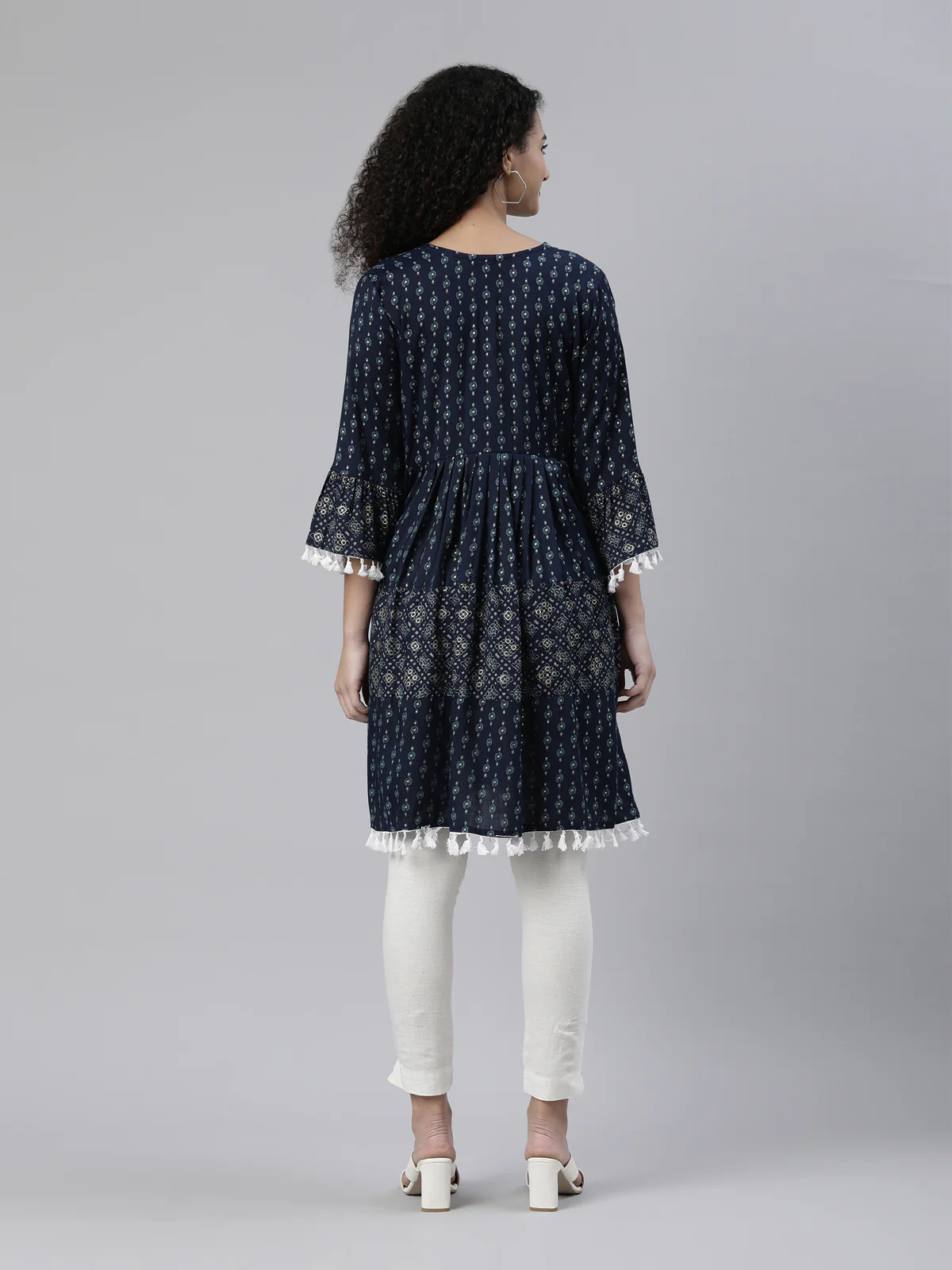 Neerus Women Navy Blue Geometric Printed Kurta - Image 4