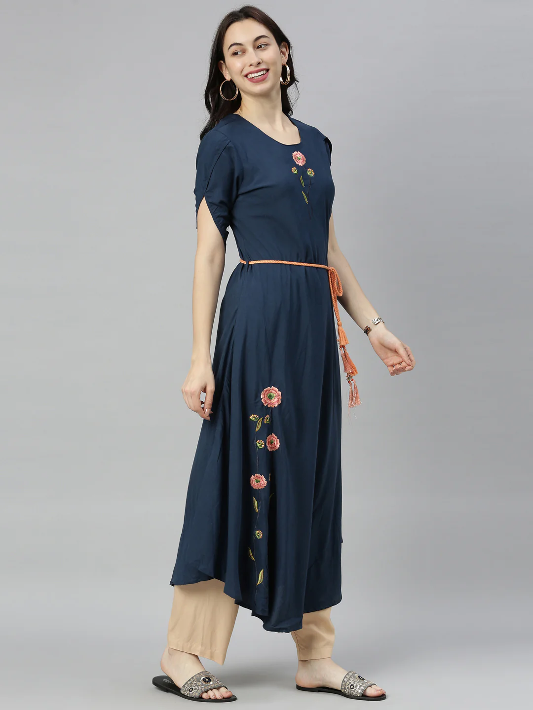 Neerus Women Navy Blue Thread Work Anarkali Kurta - Image 3