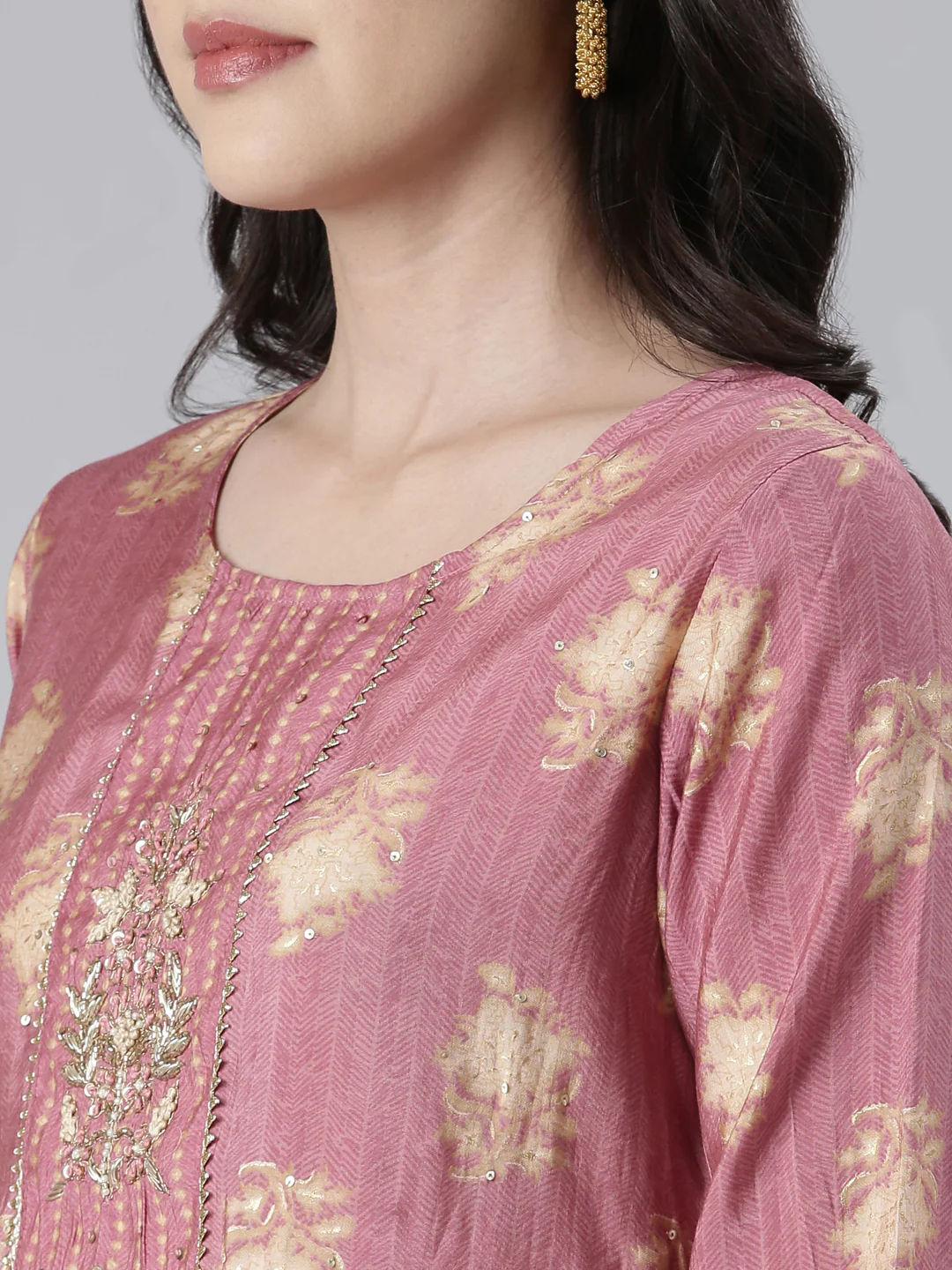 Neerus Women Onion Solid Calf Length Kurta And Trousers With Dupatta - Image 4