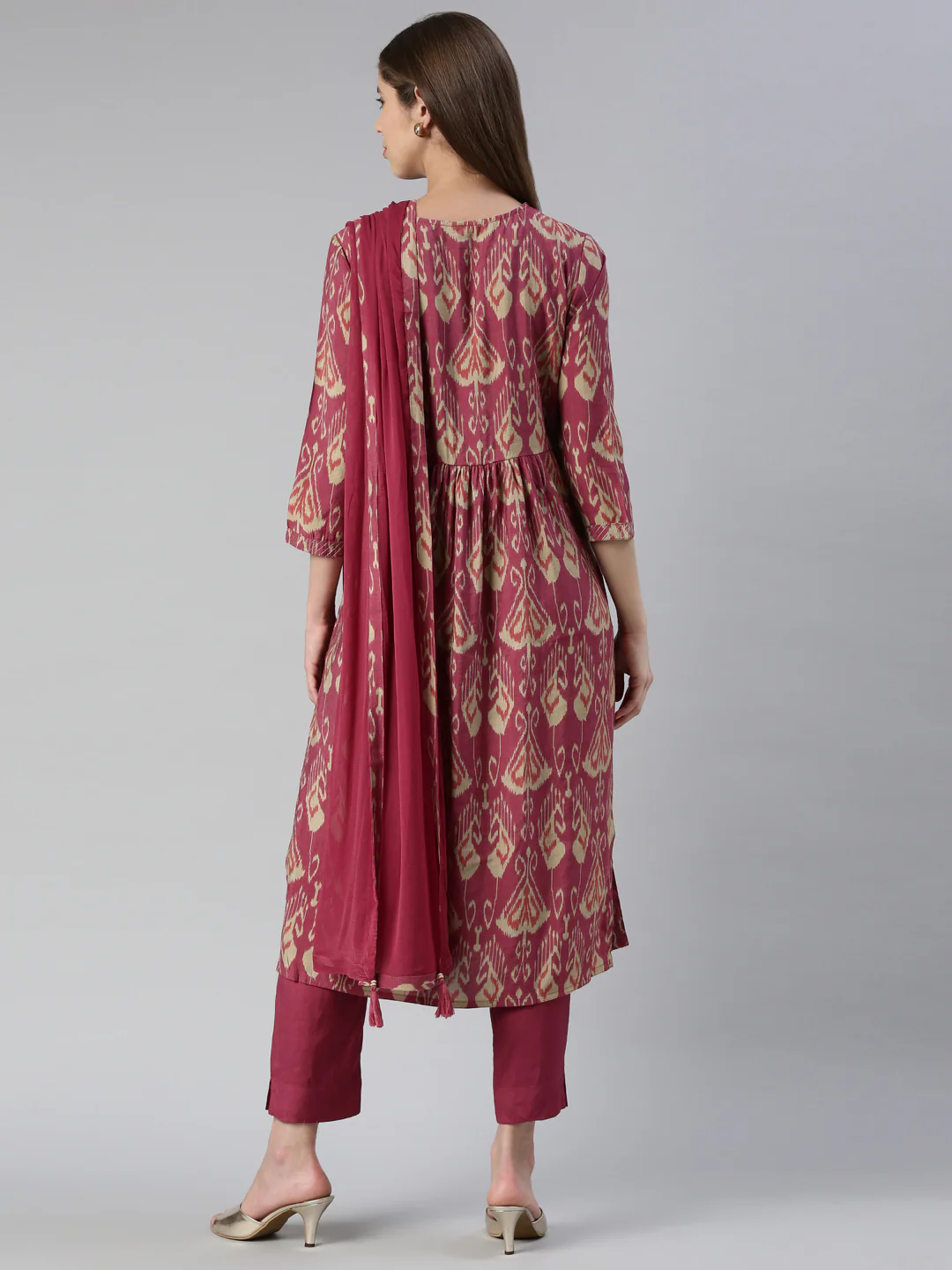 Neerus Women Onion Yoke Design Calf Length Kurta And Trousers With Dupatta - Image 3