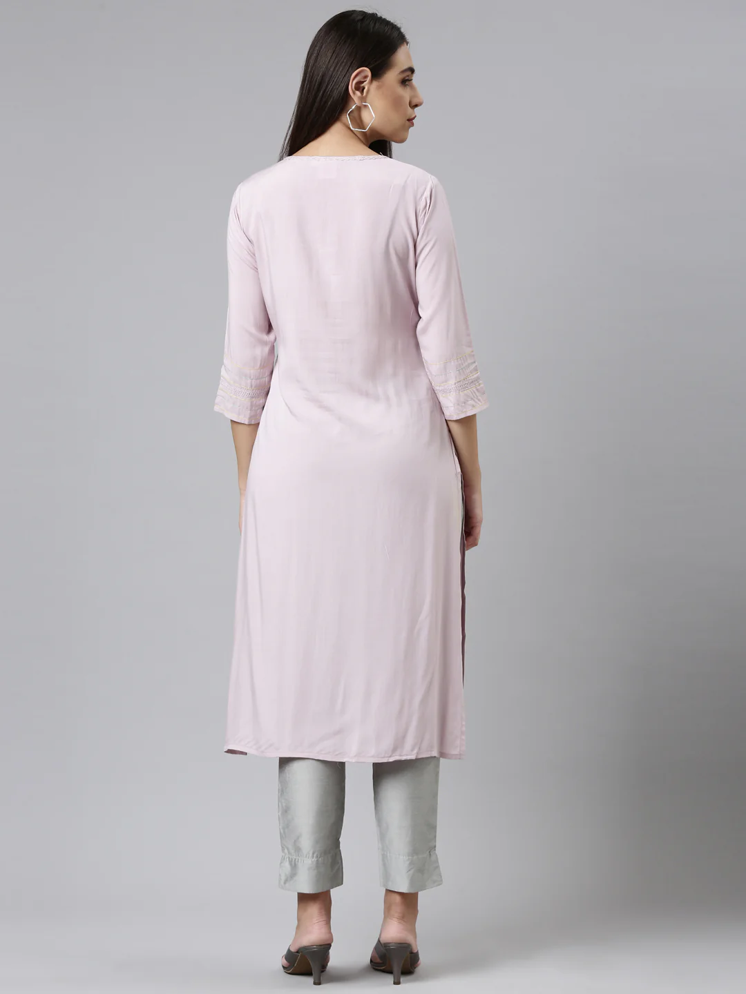 Neerus Women Pink Floral Embroidered Kurta - Image 3