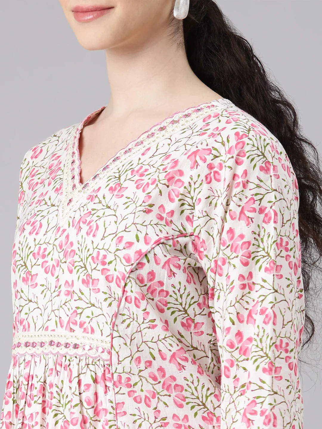 Neerus Women Pink Straight Kurta and Trousers With Dupatta - Image 4