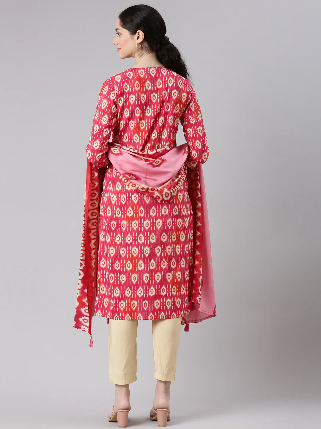 Neerus Women Pink Straight Kurta and Trousers With Dupatta - Image 3