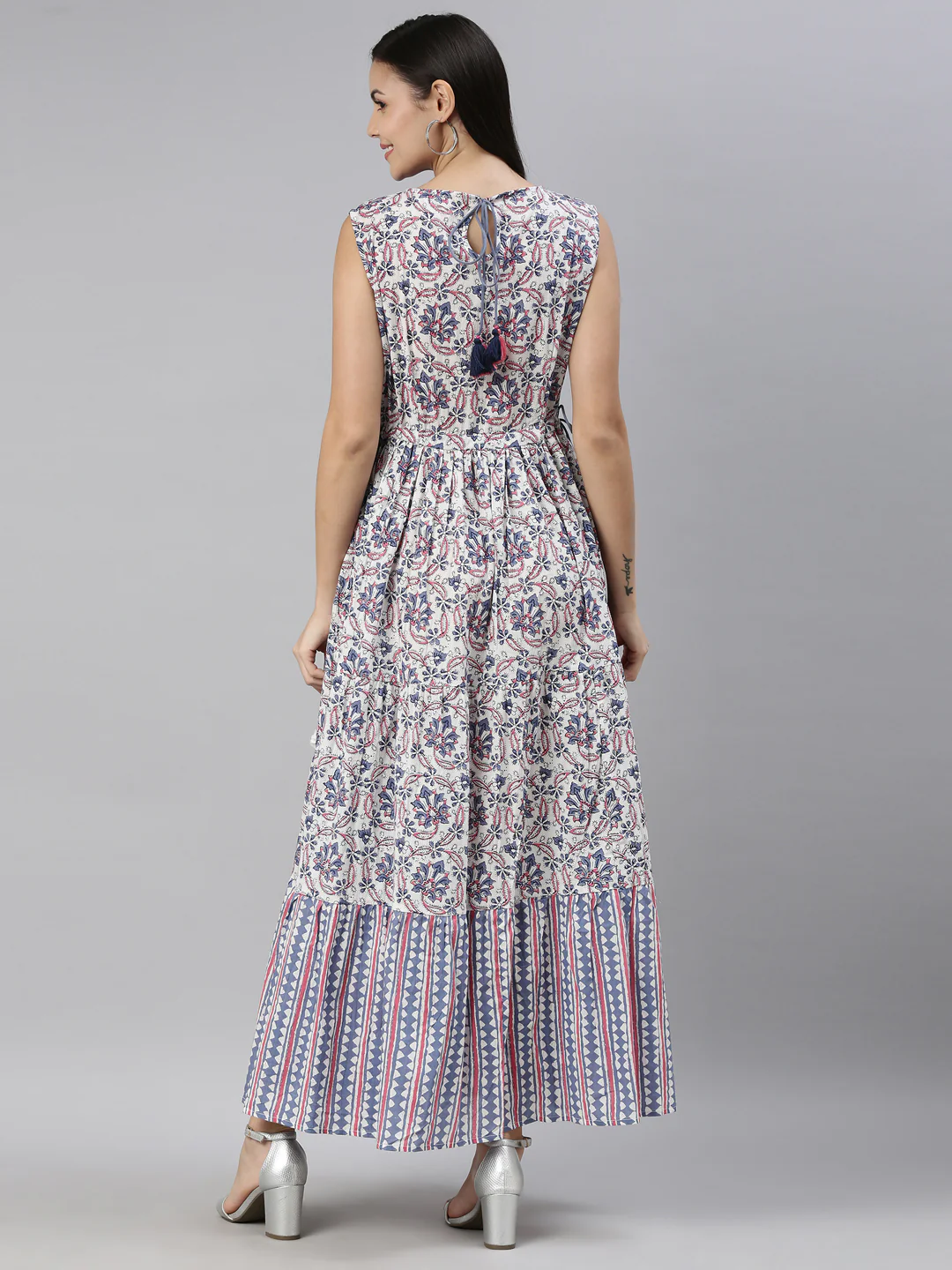 Neerus Women White  Blue Floral Printed Cotton Anarkali Kurta - Image 4