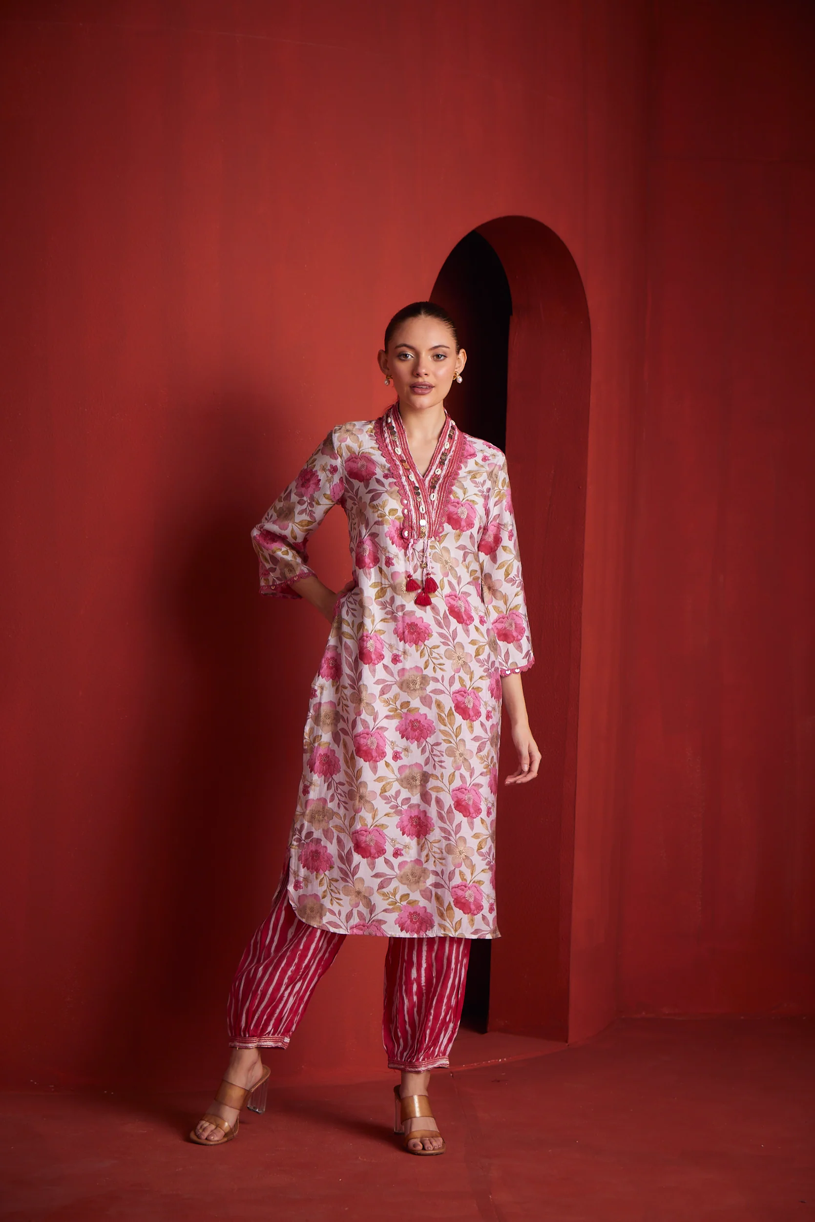 Neerus Womens Pink Kurta Set - Image 2