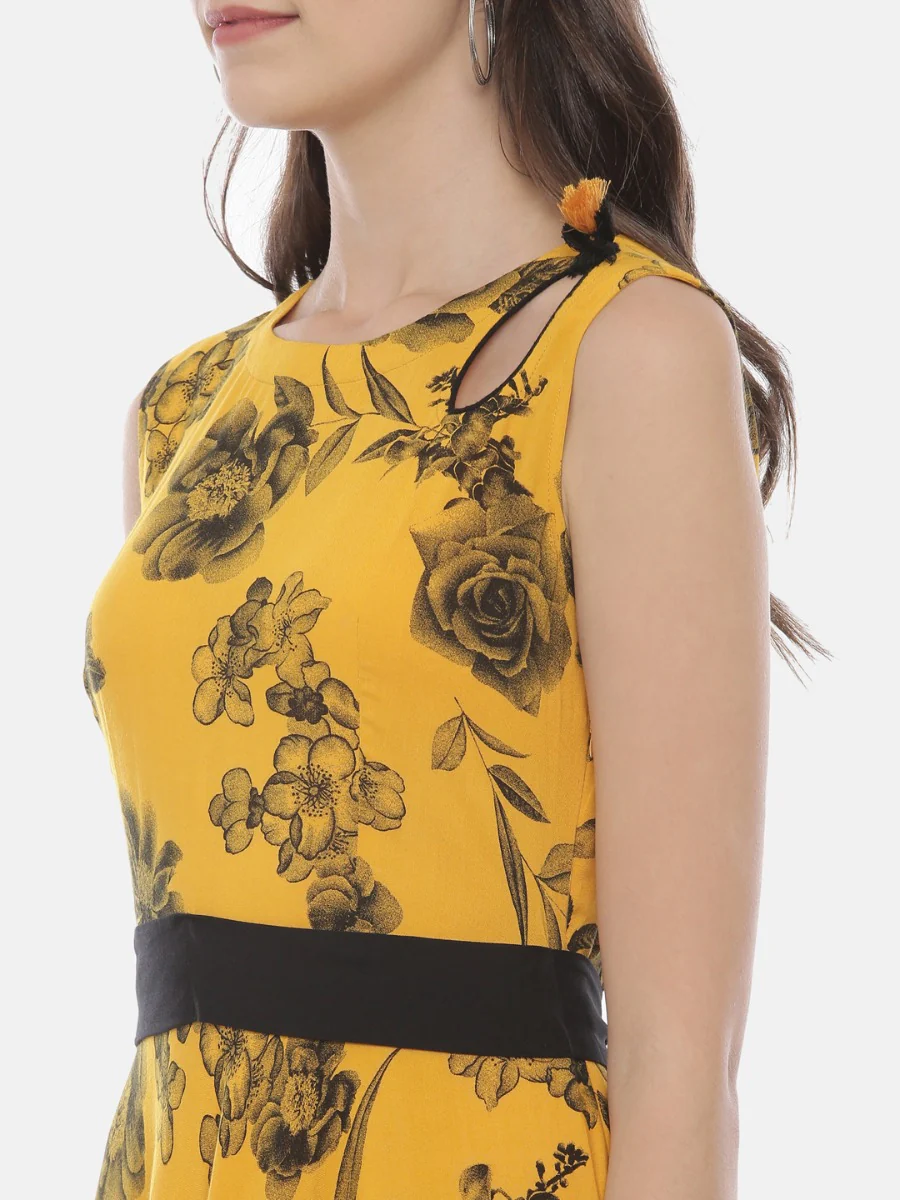 Neerus Yellow Printed Fit & Flare Kurta - Image 2