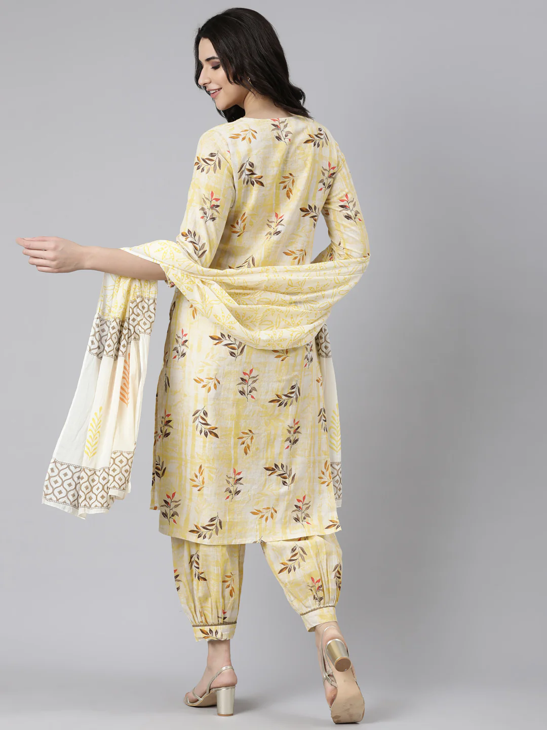 Neerus Yellow Regular Straight Floral Kurta And Salwar With Dupatta - Image 3
