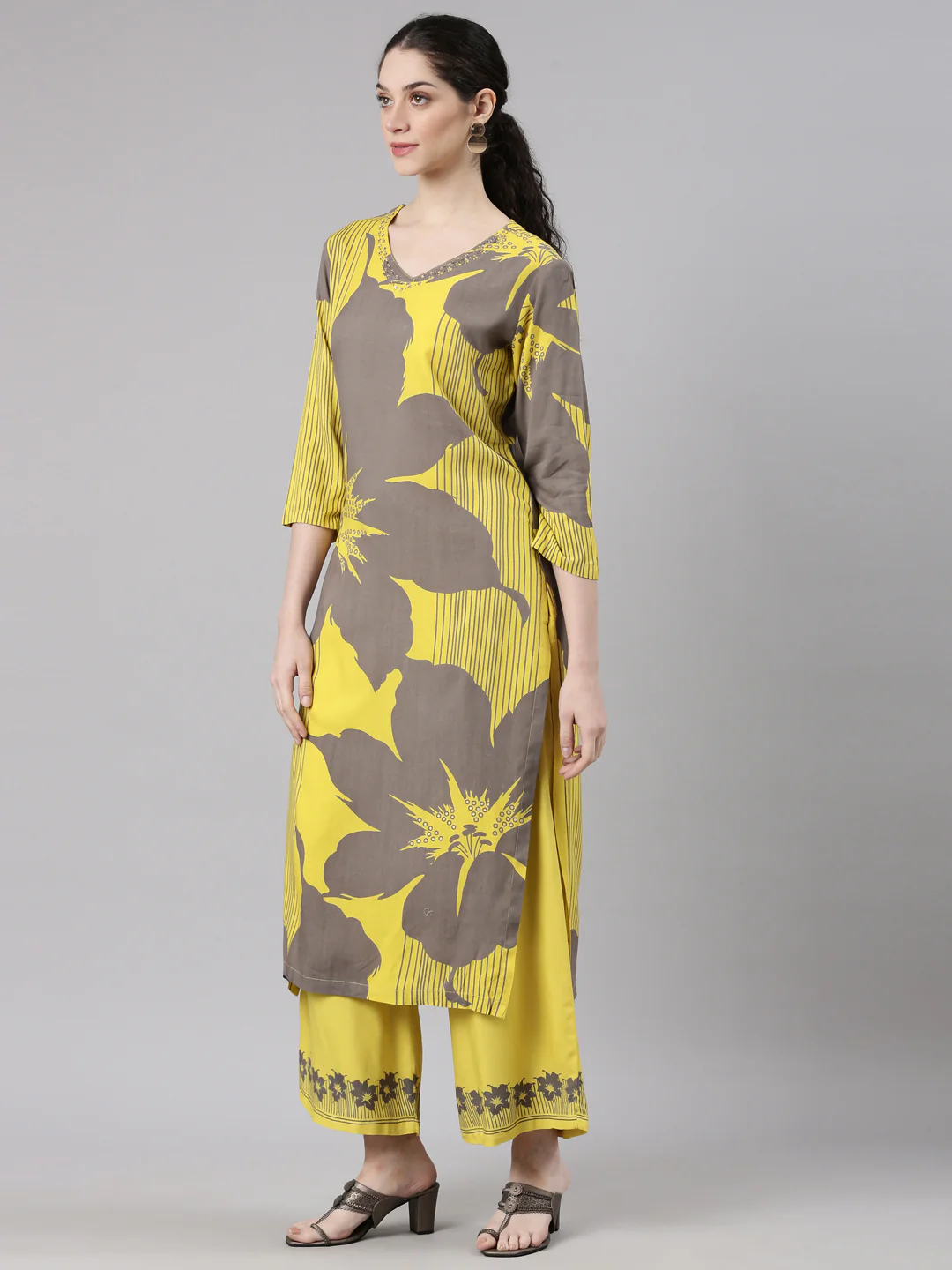Neerus Yellow Straight Casual Floral Kurta and Plazzo - Image 2