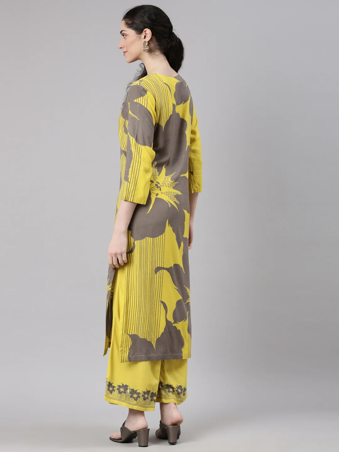 Neerus Yellow Straight Casual Floral Kurta and Plazzo - Image 4