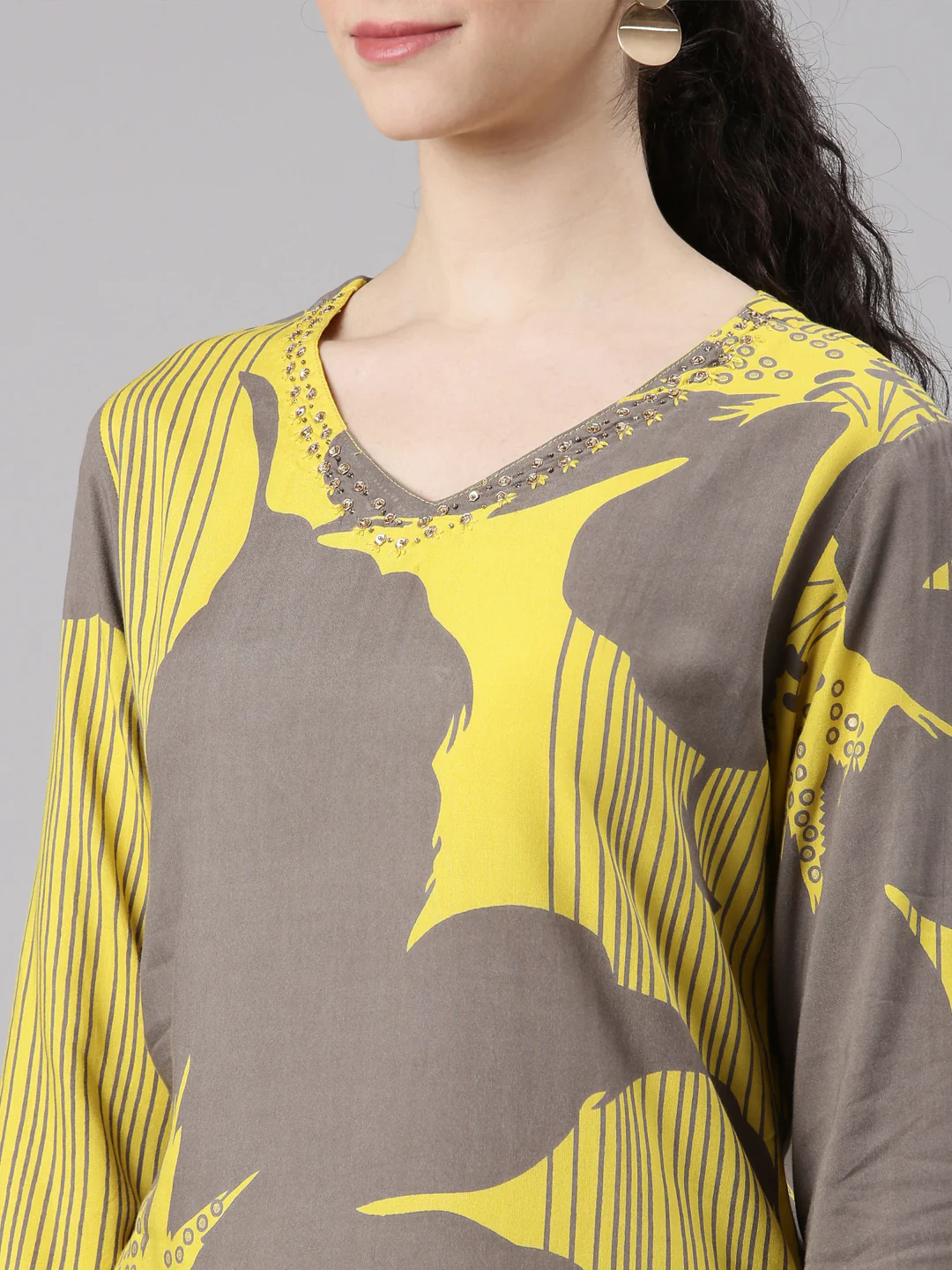 Neerus Yellow Straight Casual Floral Kurta and Plazzo - Image 5