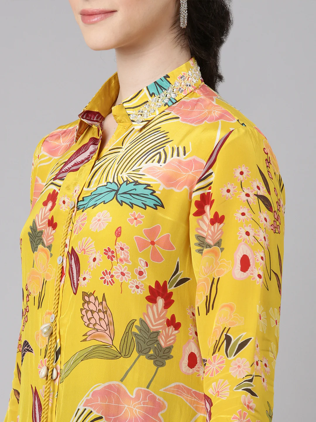 Neerus Yellow Straight Casual Floral Panelled Kurta - Image 4