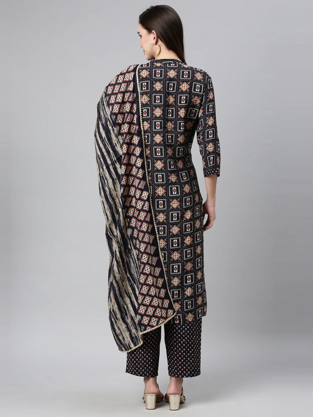 Neerusvy Blue Color Cotton Blend Fabric Kurta Sets With Dupatta - Image 2