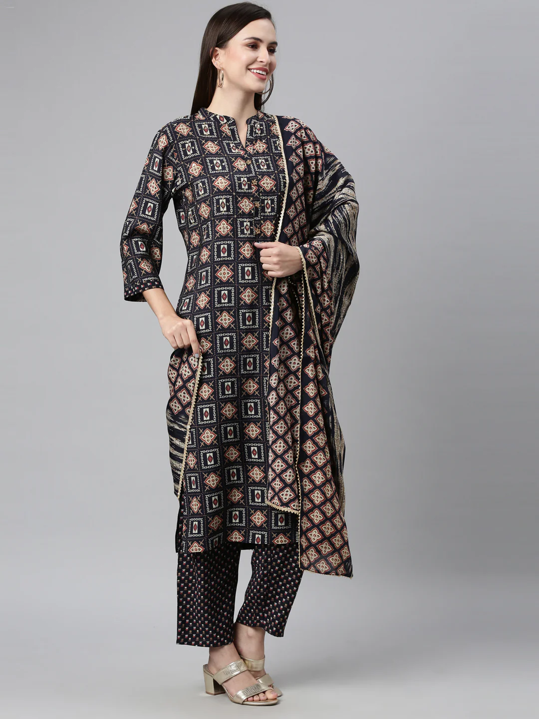 Neerusvy Blue Color Cotton Blend Fabric Kurta Sets With Dupatta - Image 4