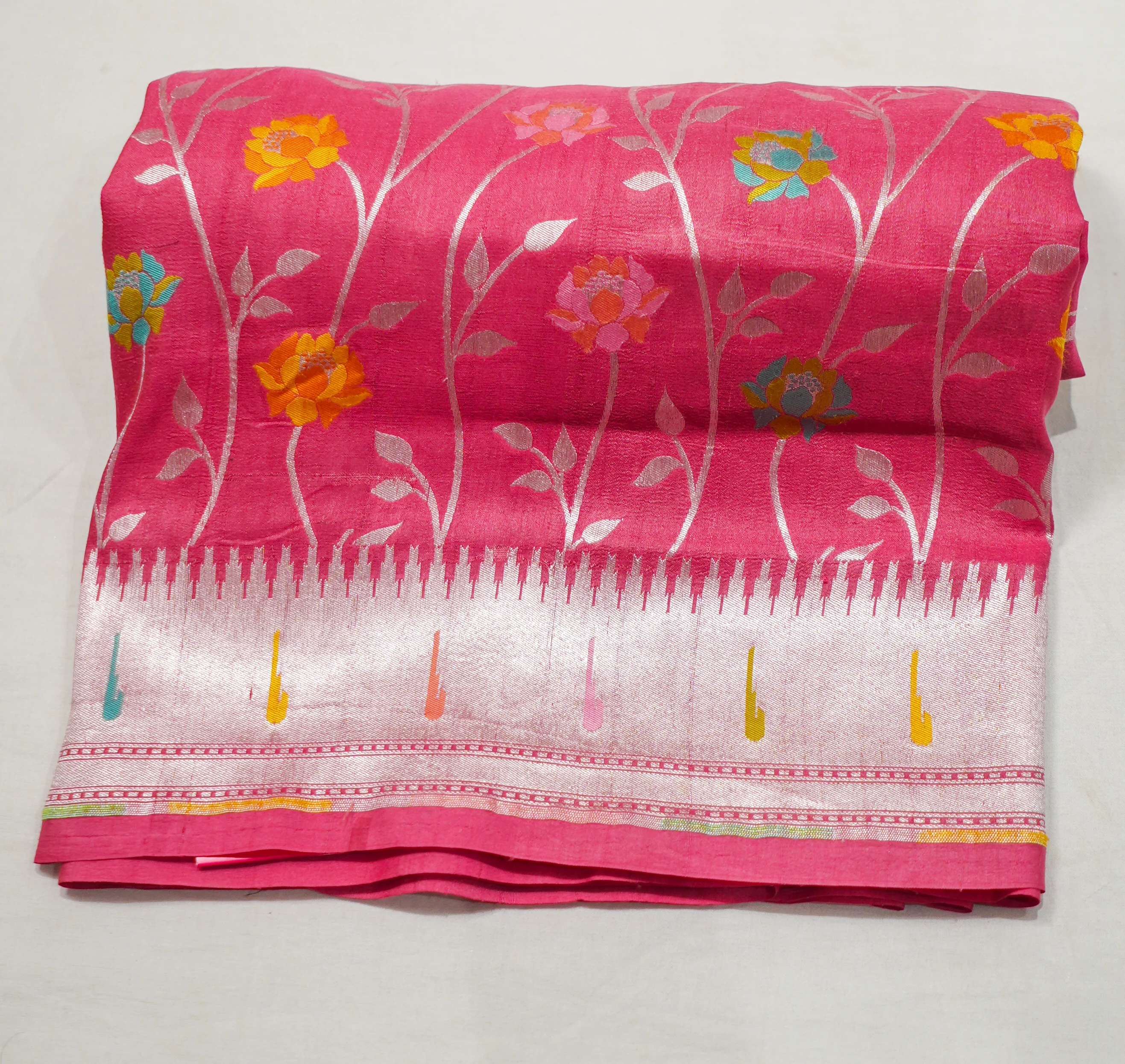 Peach Pure Handloom Tussar With Paithani Muniya Border All Over Multicolour Flowers - Image 3