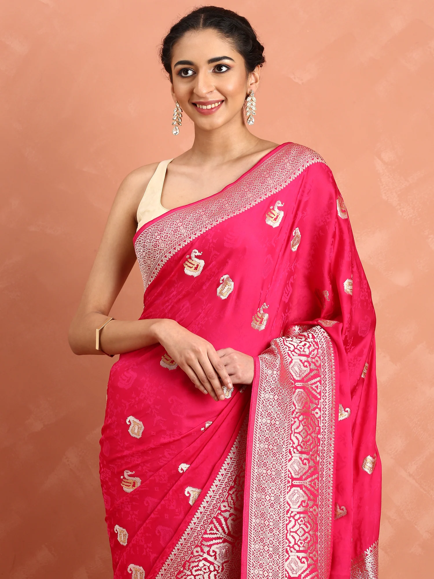 Pink banaras silk saree with silver motifs - Image 4