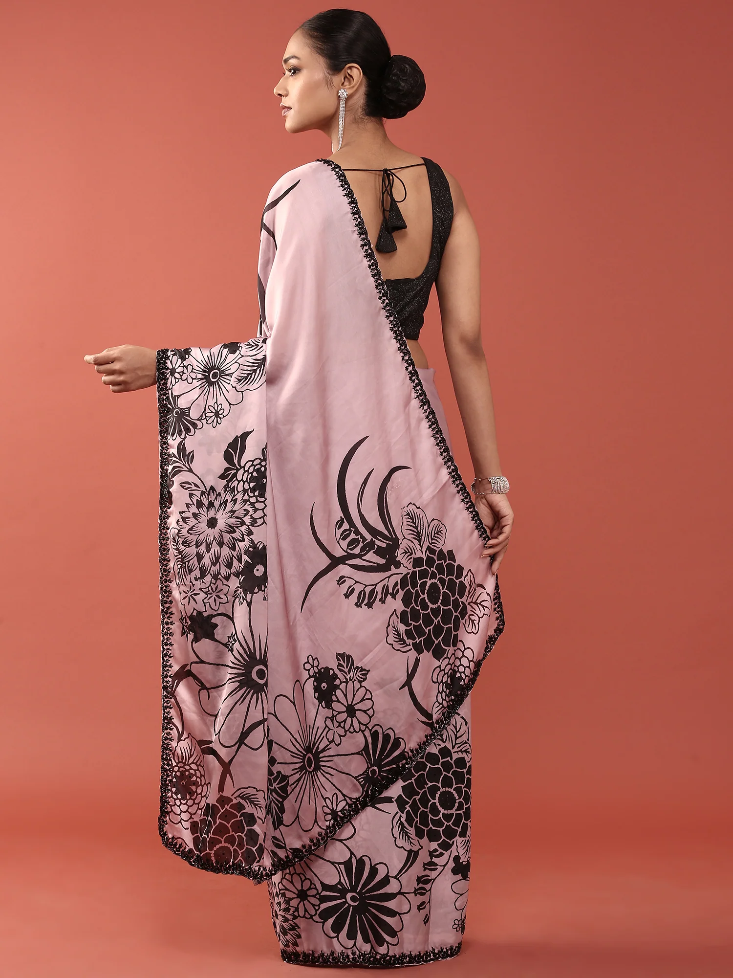 Pink Crepe Weaved Saree - Image 2