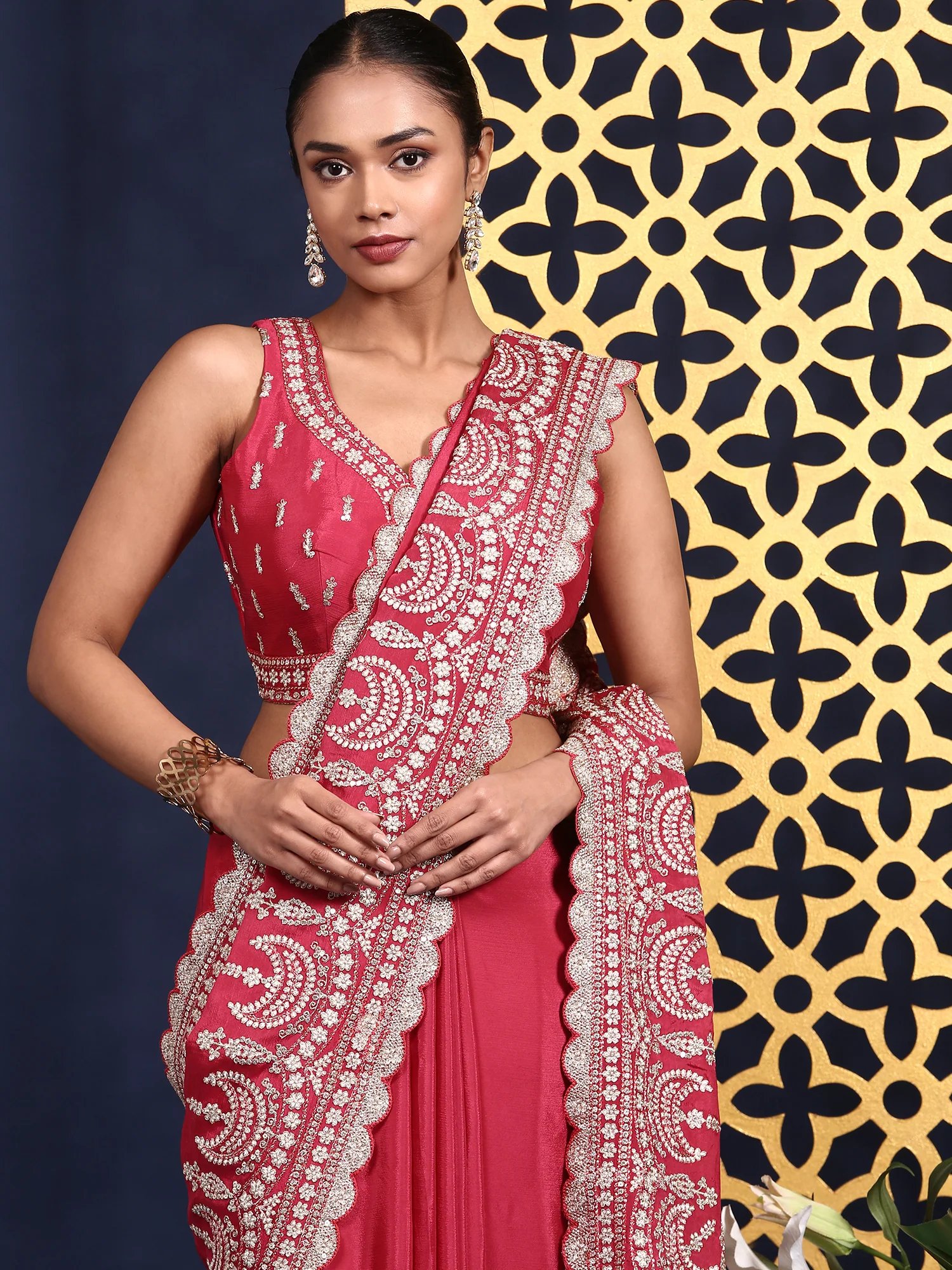 Pink Crepe Zari Embroidery Saree With Readymade Blouse - Image 2