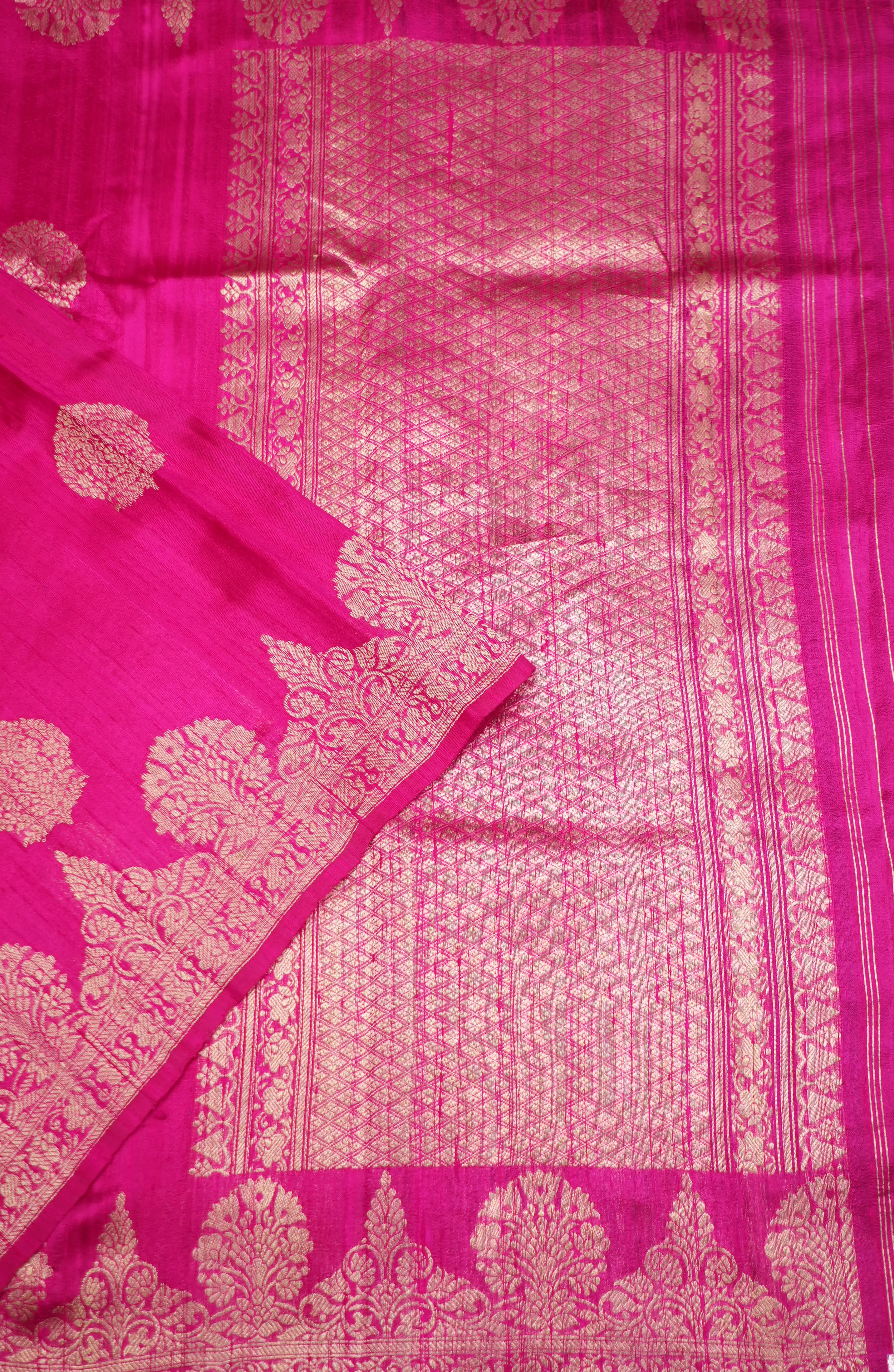 Pink Pure Soft Silk Saree With Contrast Blouse - Image 4