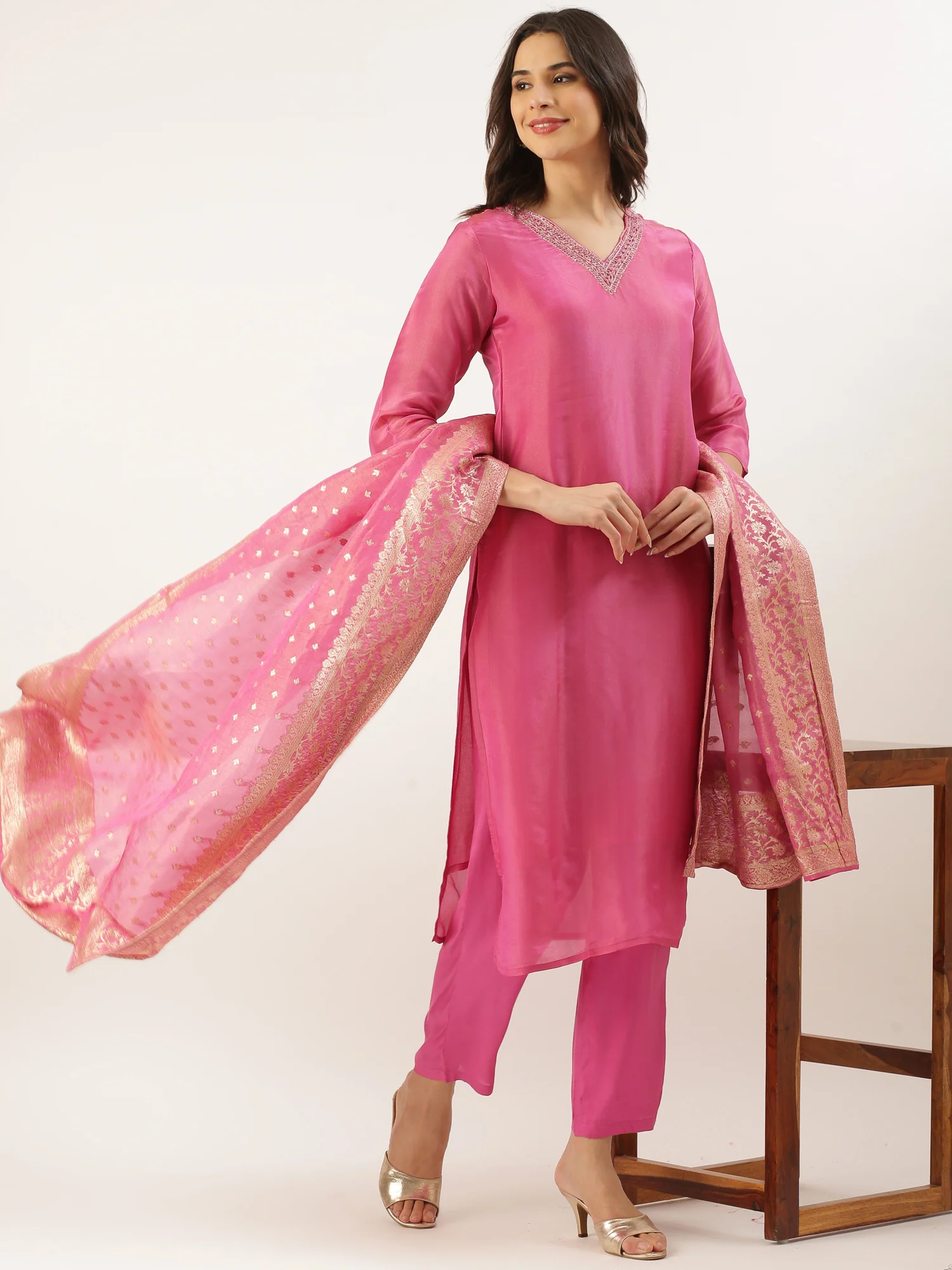 Pink Tissue Hand Embroidery Three Piece Suit Set - Image 5