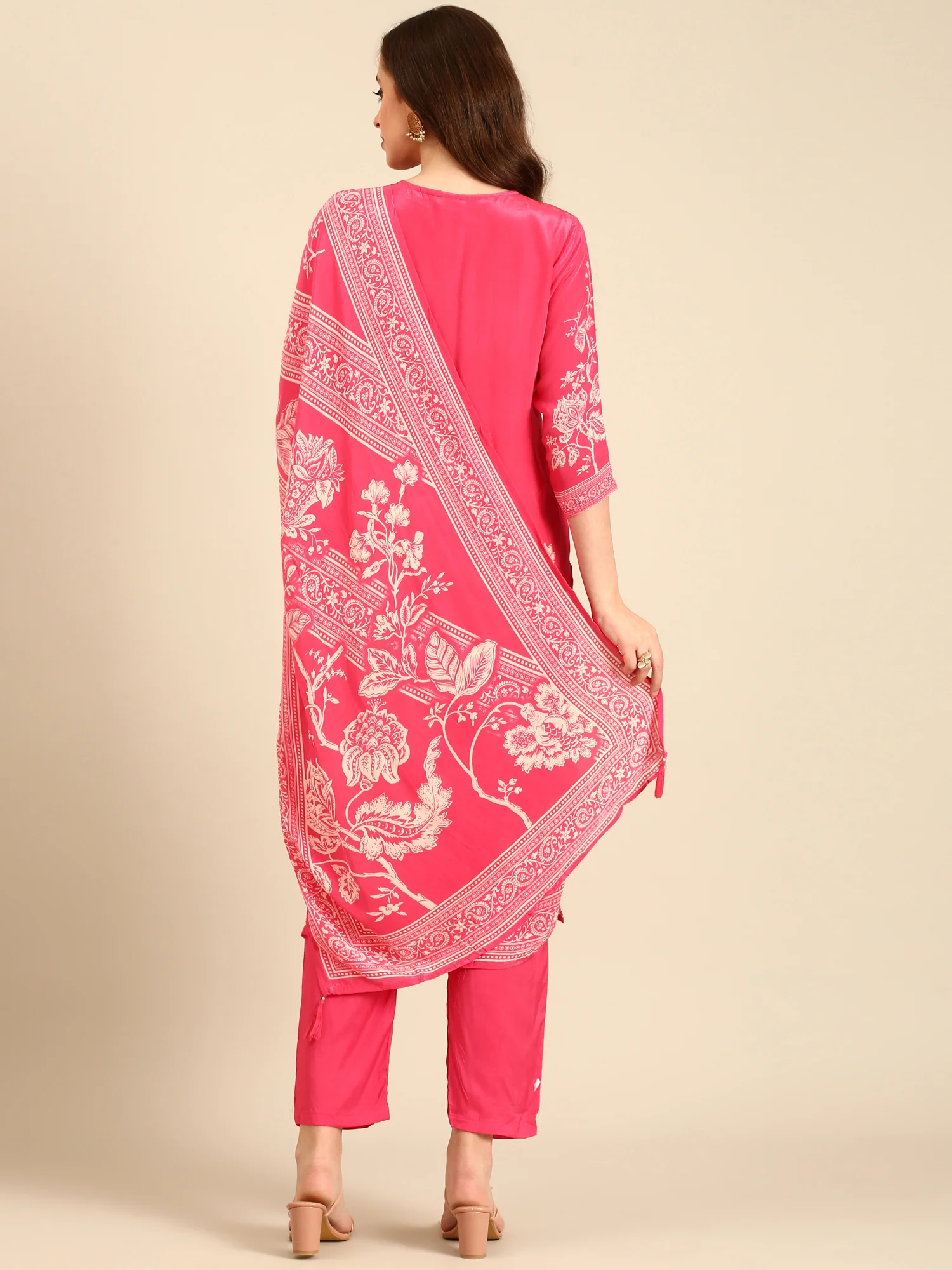 Rani crepe digital printed hand embroidery three piece suit set - Image 3