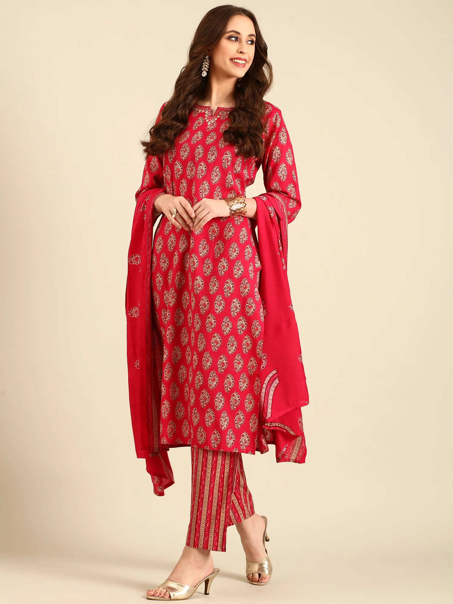 Red floral printed three piece suit set with embroidery - Image 5