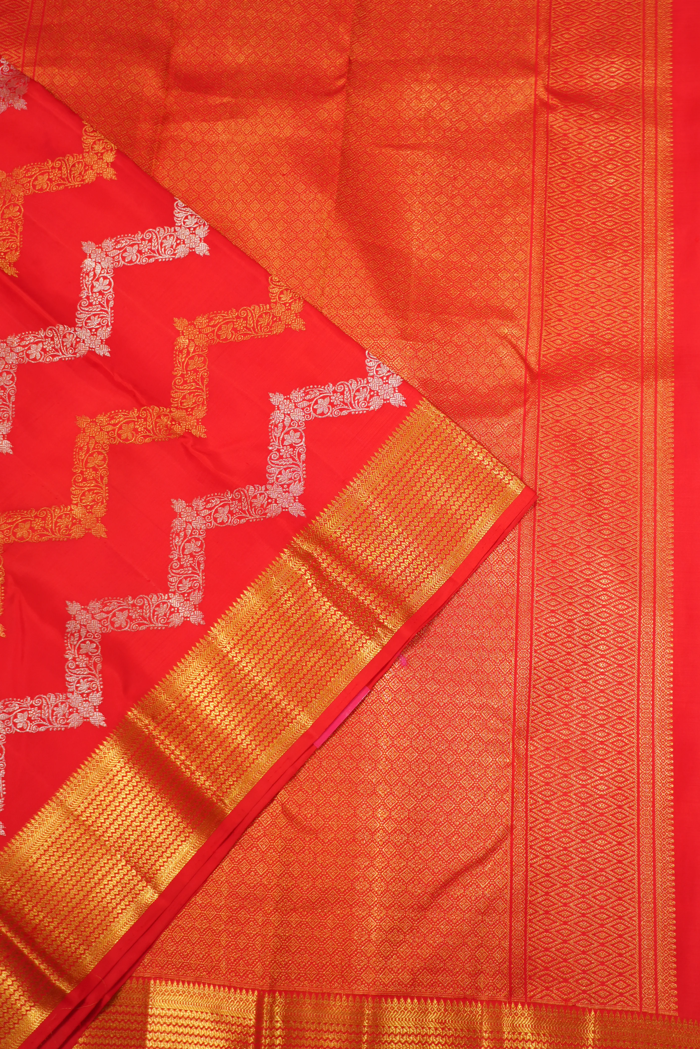 Red Kanchi Pattu Zari And Handwoven Saree - Image 3