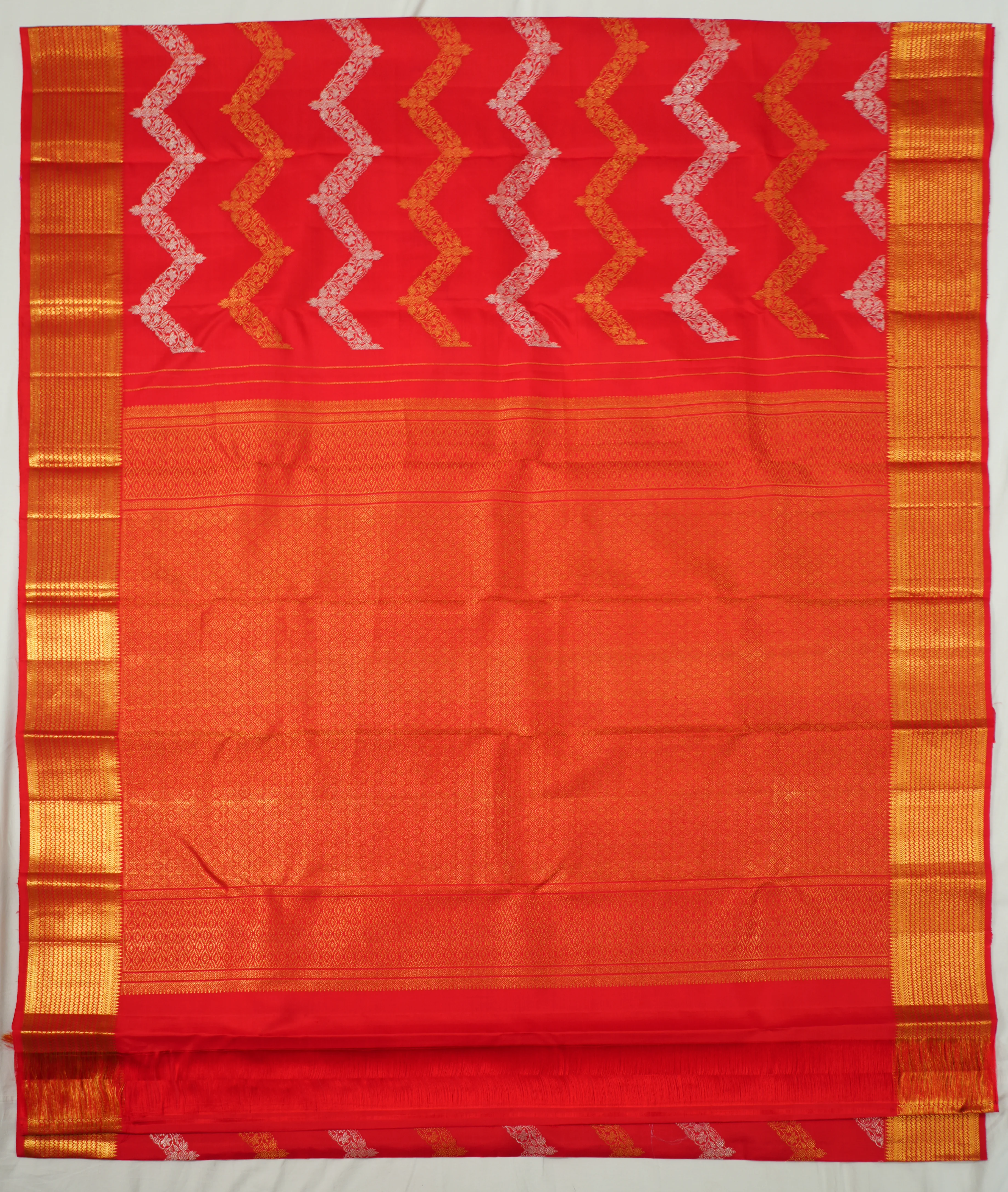 Red Kanchi Pattu Zari And Handwoven Saree - Image 4