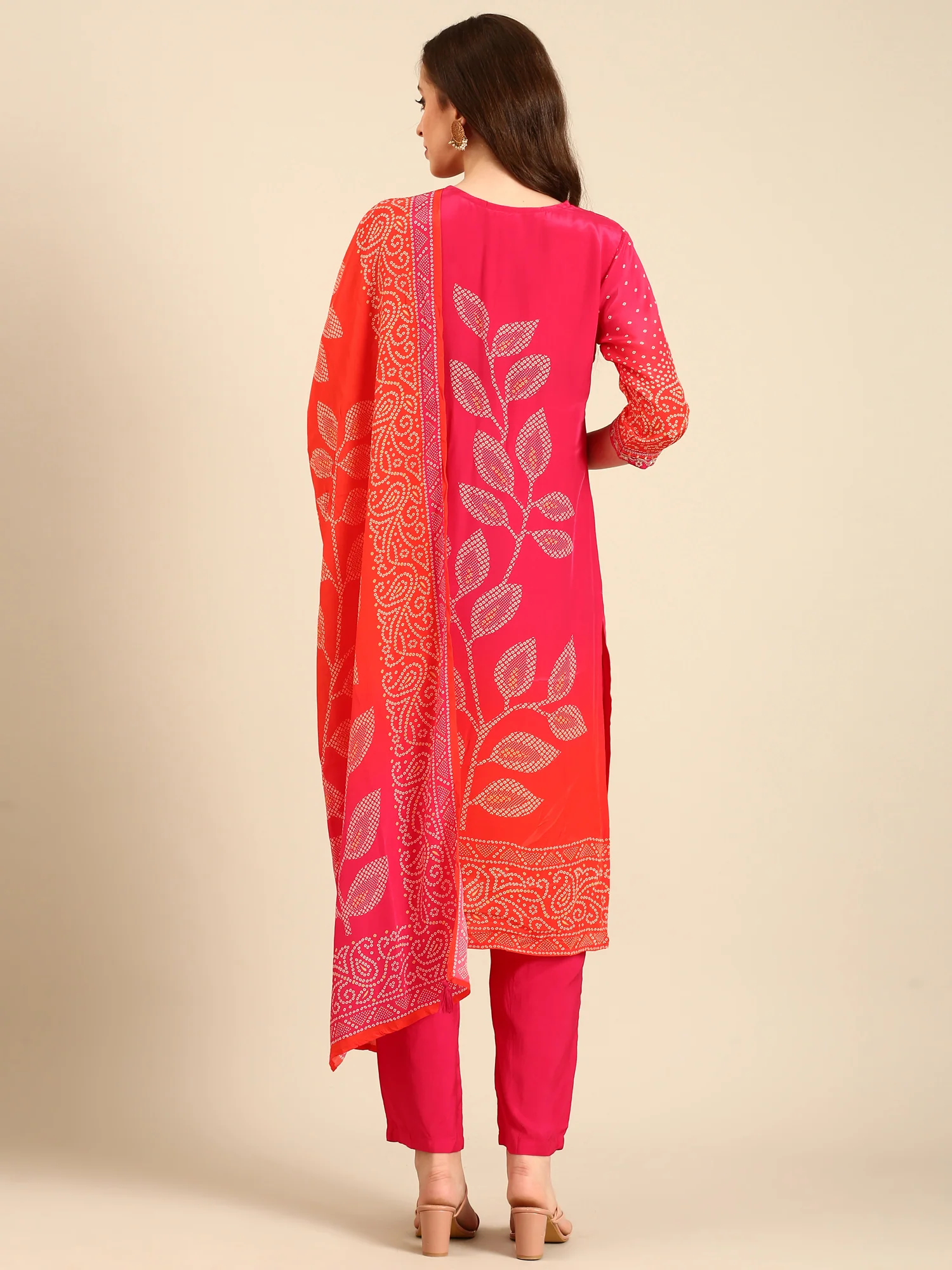 Red two colored crepe bandhani printed three piece suit set - Image 3
