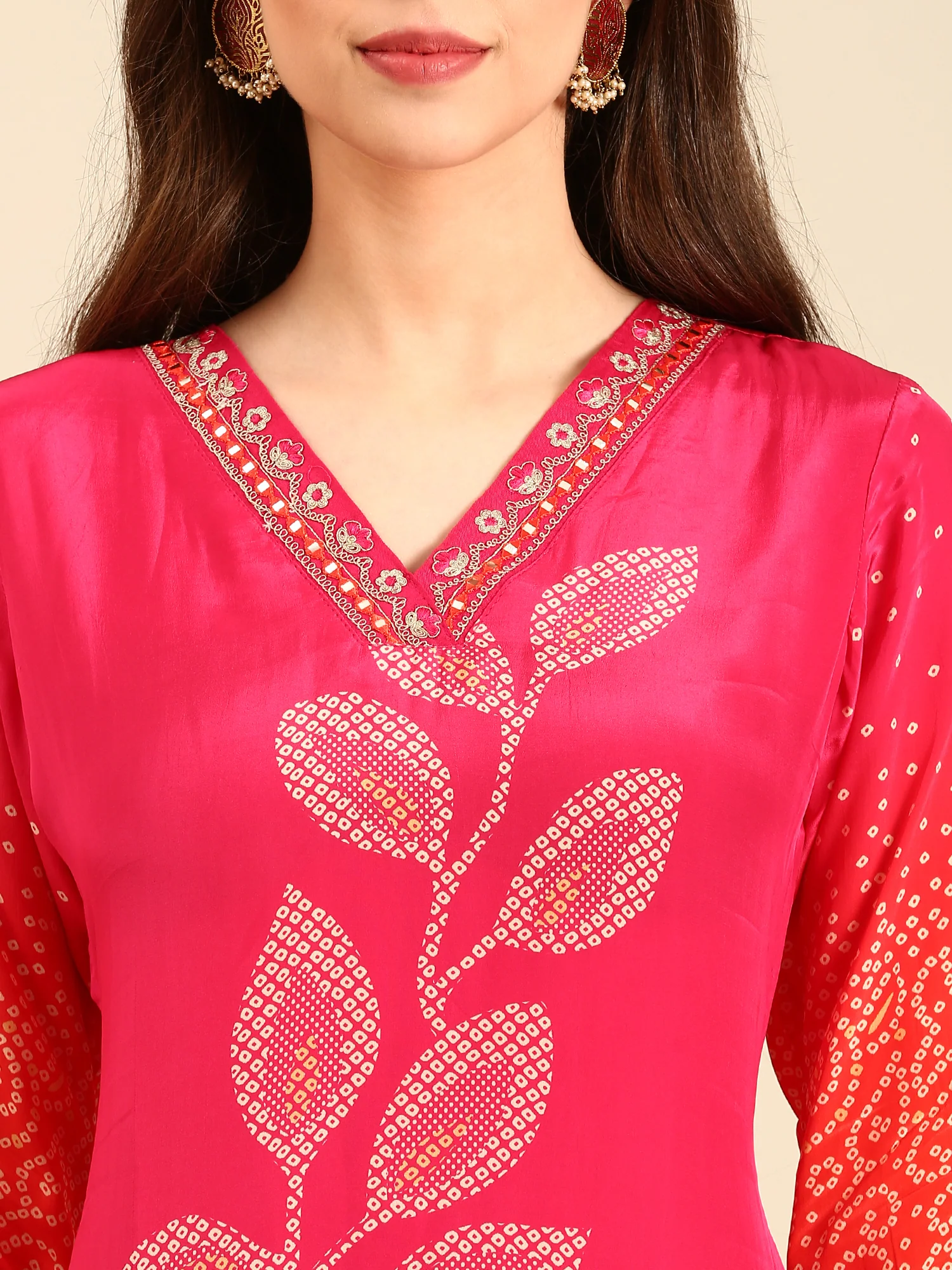 Red two colored crepe bandhani printed three piece suit set - Image 4