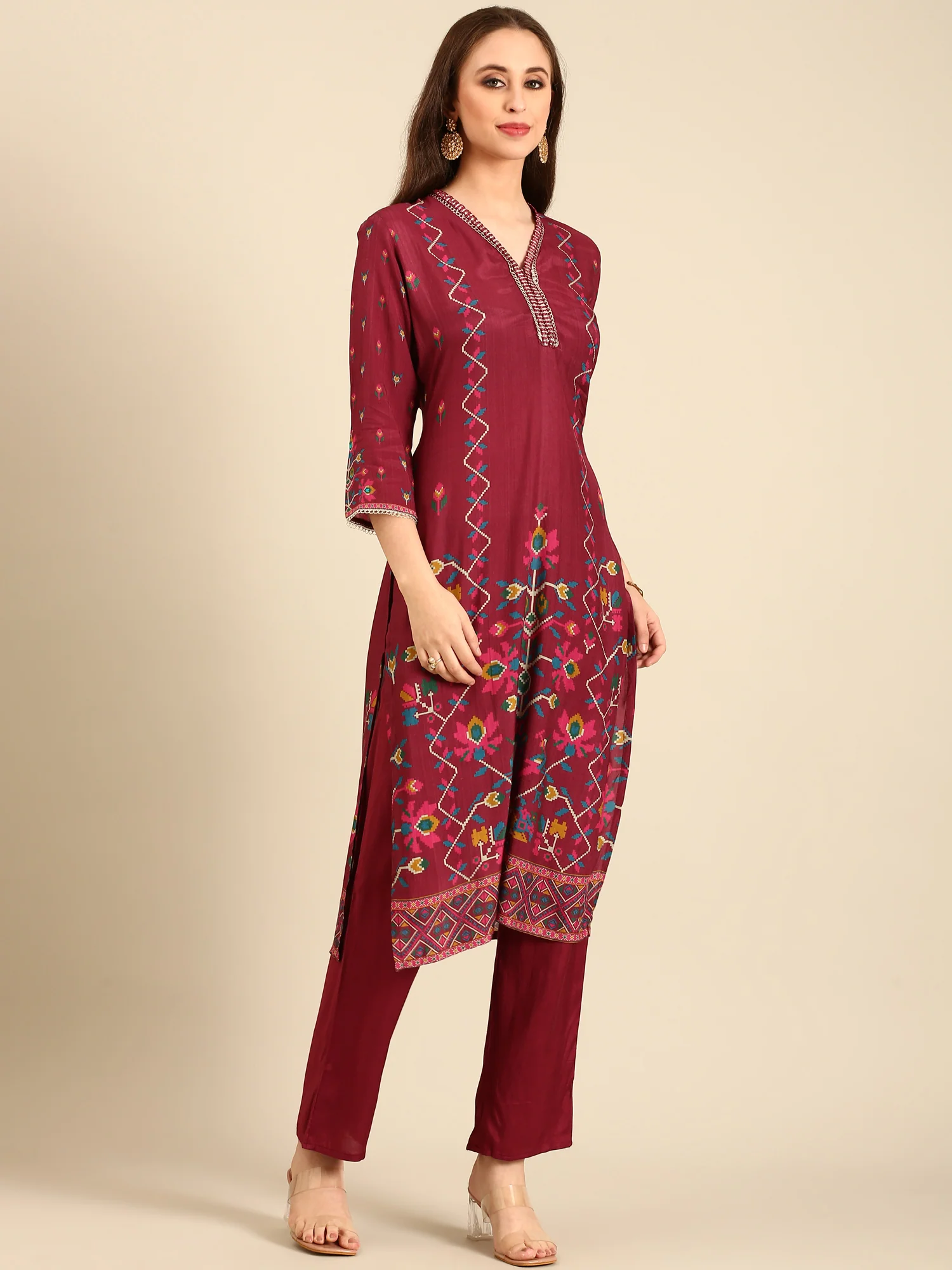 Wine suit set with organza duppata - Image 3