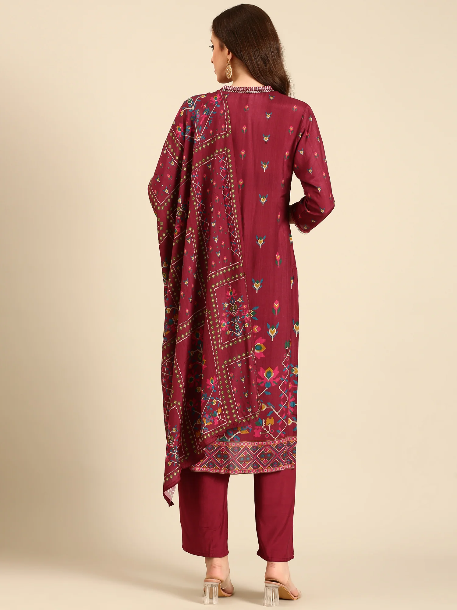 Wine suit set with organza duppata - Image 4