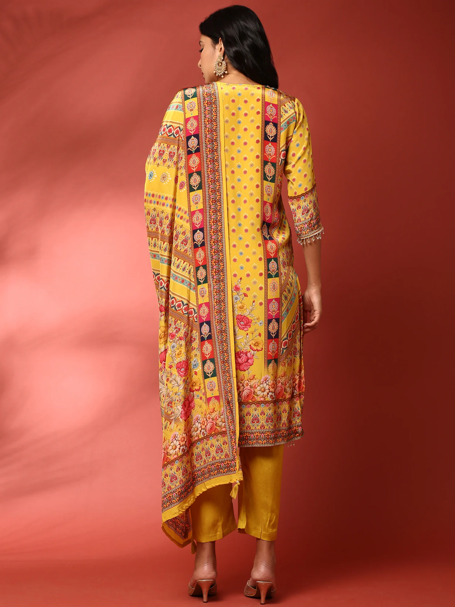 Yellow Digital printed crepe three piece suit set - Image 4